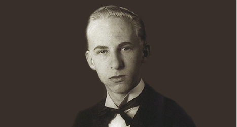 1960 • Sr. Alberto Bornschein, filho do fundador, assume a presidência.