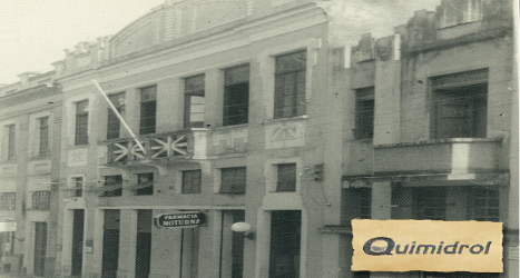 1967 • Fundação da Quimidrol, subsidiária do grupo;  • 1ª farmácia 24 h - DC Vitória (Florianópolis). Pioneira em Santa Catarina.