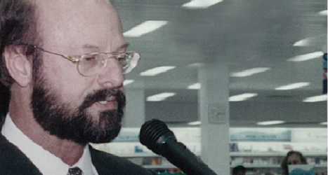 1992 • Dr. Alberto assume a presidência. Na época eram 61 lojas;  • Informatização das farmácias. Os controles manuais passaram a ser informatizados. (iniciou na DC Boa Vista)